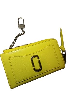 Marc Jacobs The Utility Snapshot Top Zip Multi Wallet In Vibrant Yellow Color